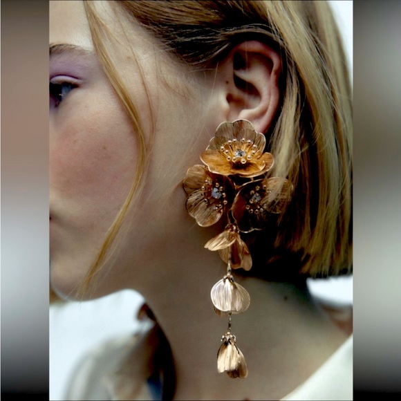 New Zara Gold Floral Cascading Earrings - Picture 8 of 8
